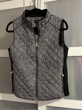 Jones New York Black & White Herringbone Sleeveless Top